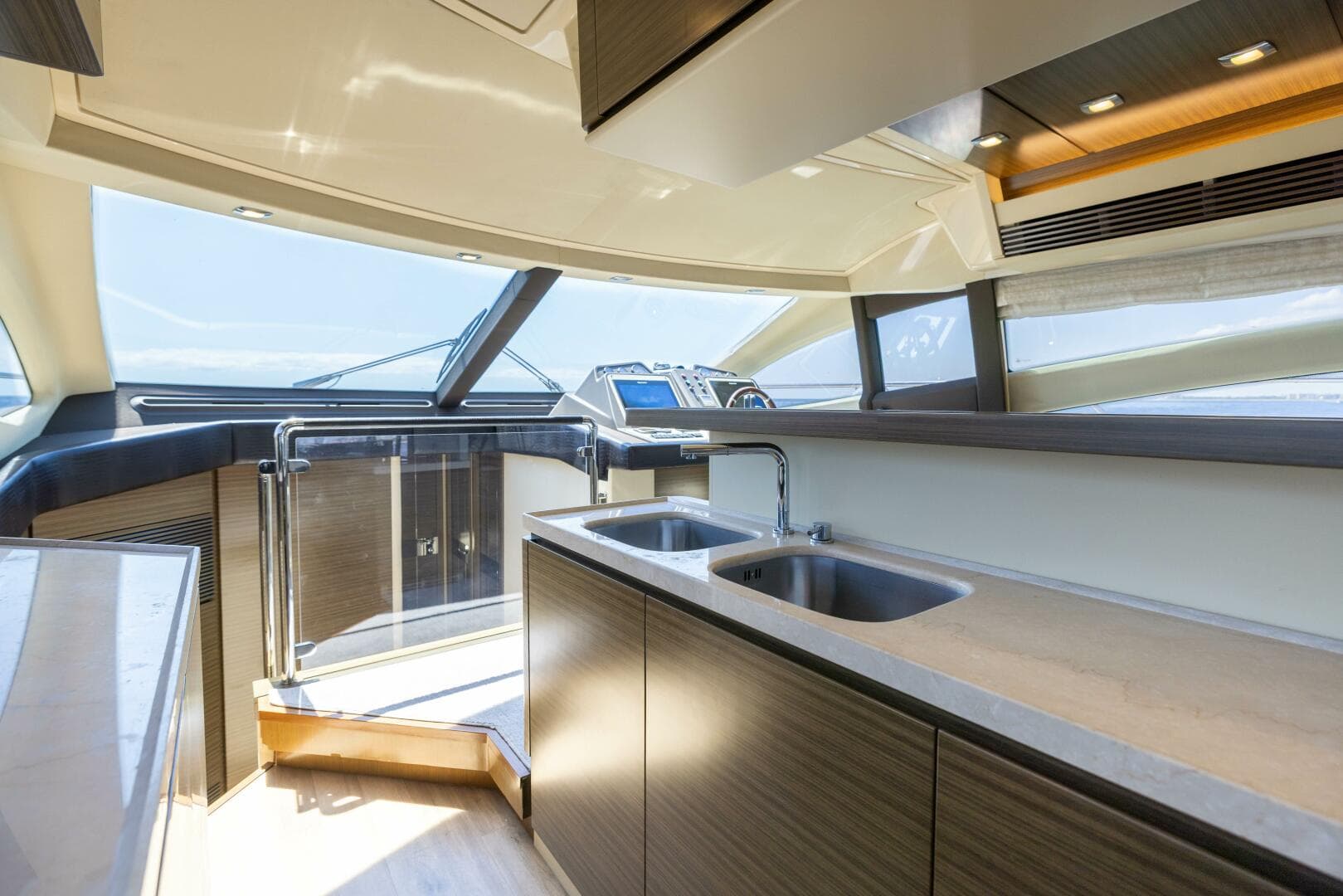 Azimut 64 A/Sea - Interior Galley