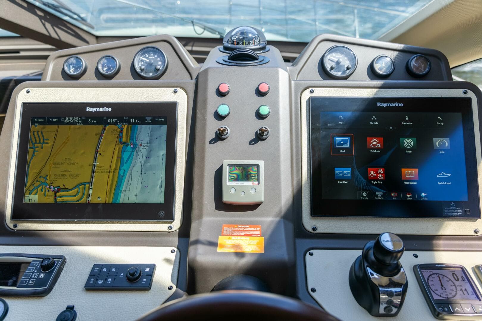 Azimut 64 A/Sea - Interior Helm