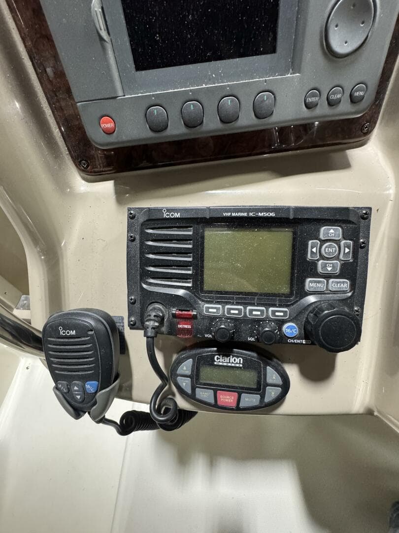 2004 Sea Ray 320 Sun Dancer