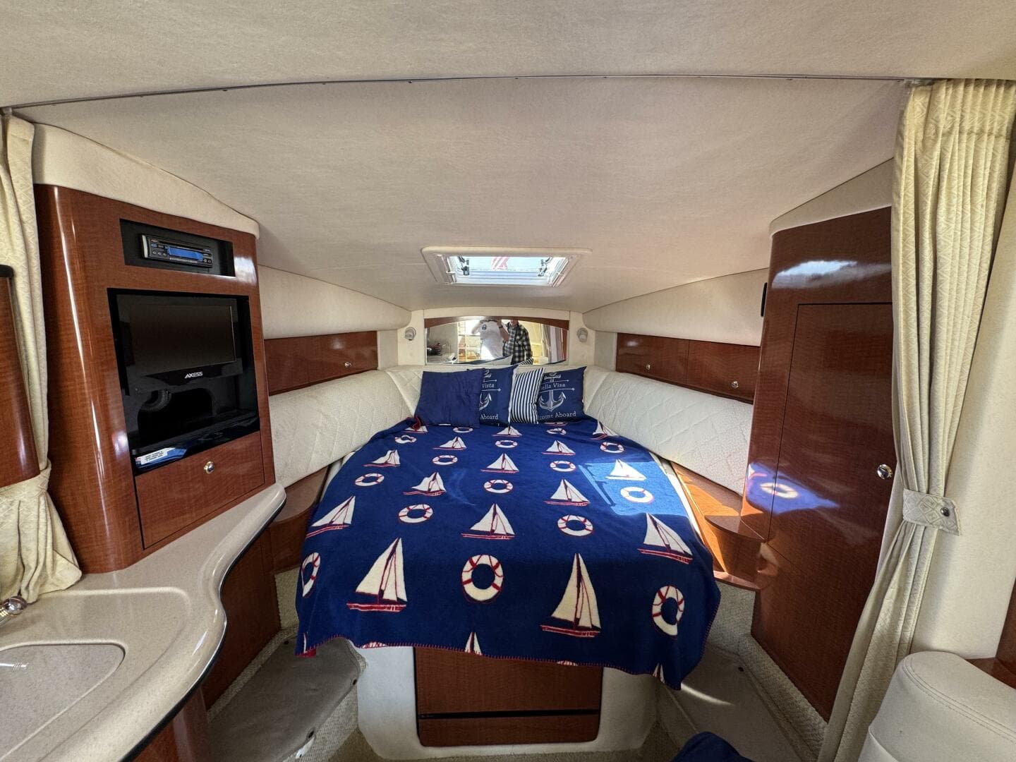 2004 Sea Ray 320 Sun Dancer