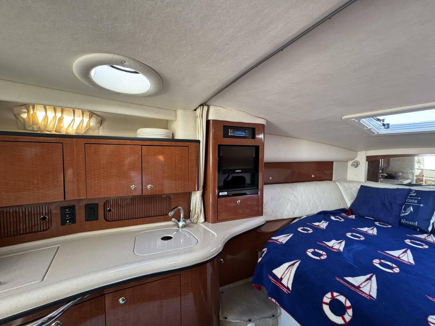 2004 Sea Ray 320 Sun Dancer