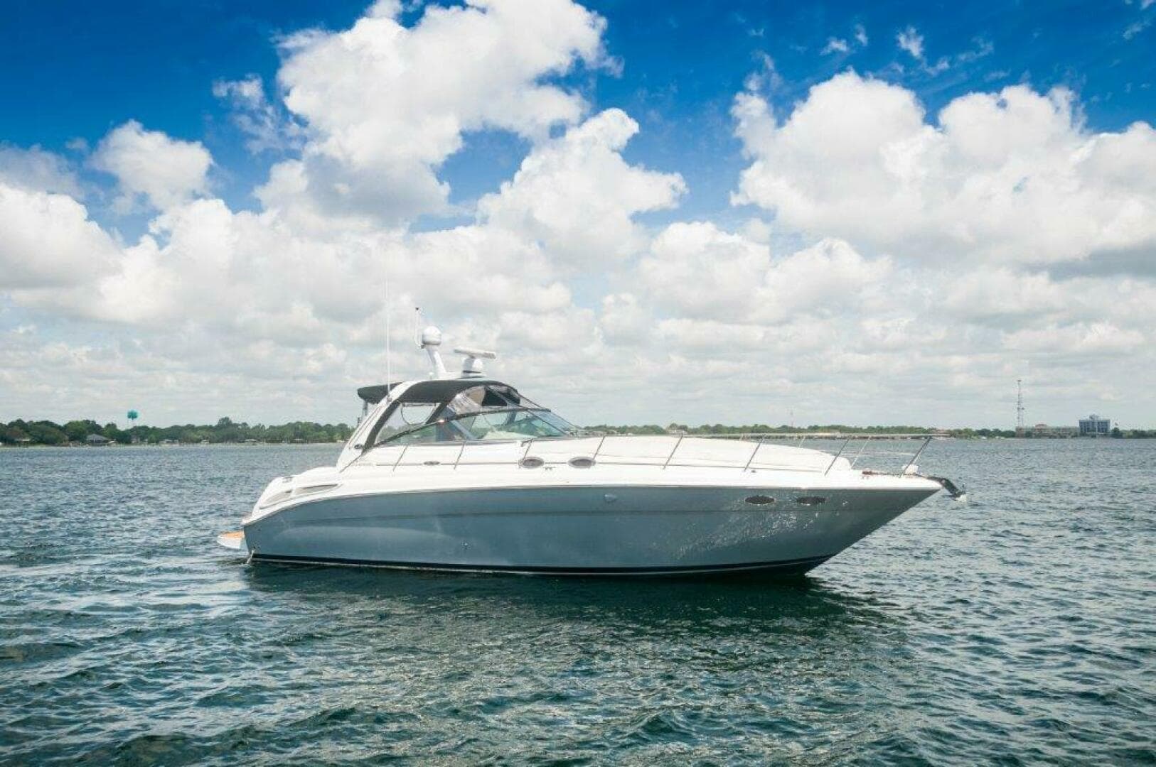 2003 Sea Ray 380 Sundancer- STBD Profile 