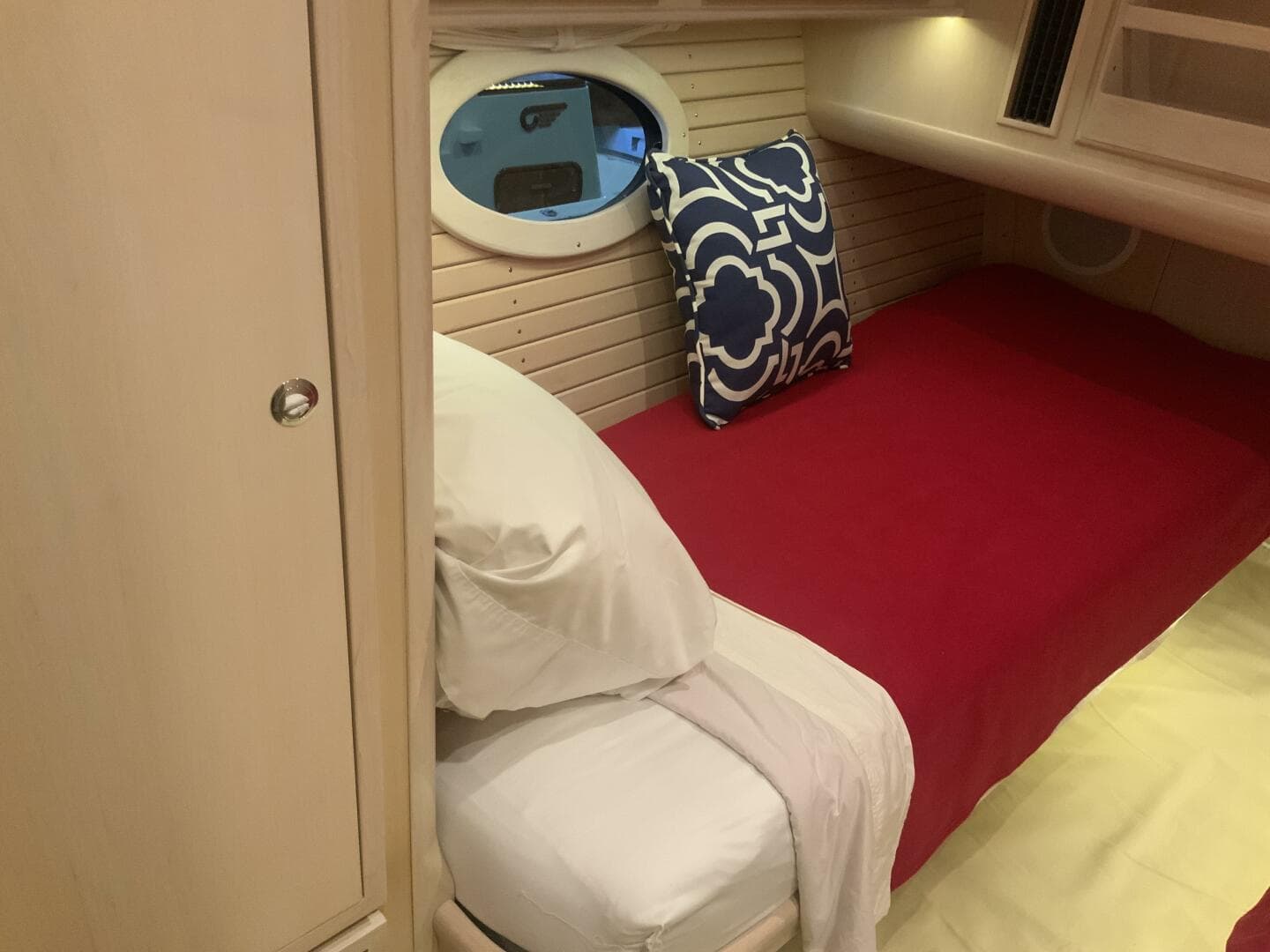 2013 Hinckley Talaria