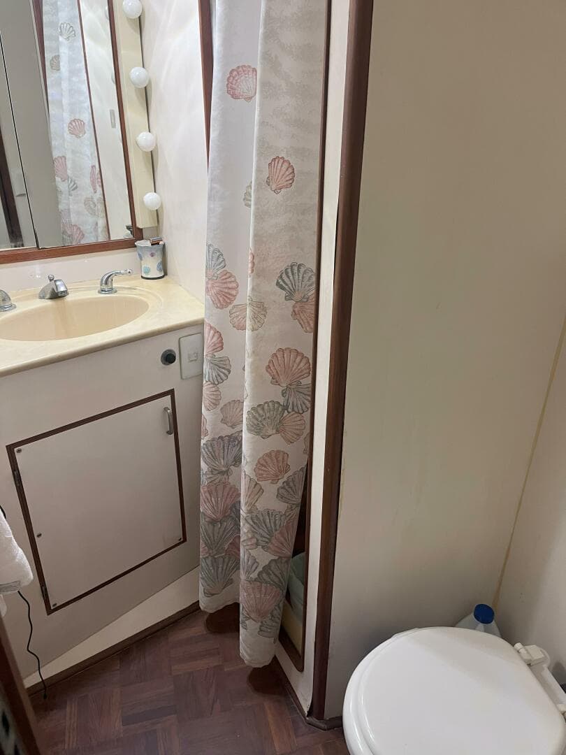 1990 Jefferson 43 Sundeck