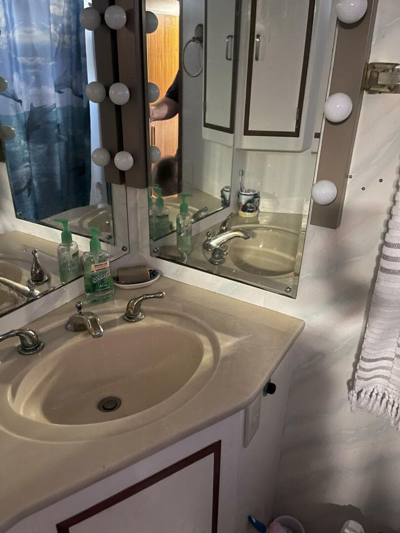 1990 Jefferson 43 Sundeck