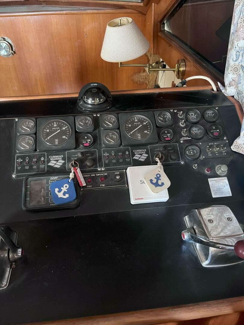 1990 Jefferson 43 Sundeck