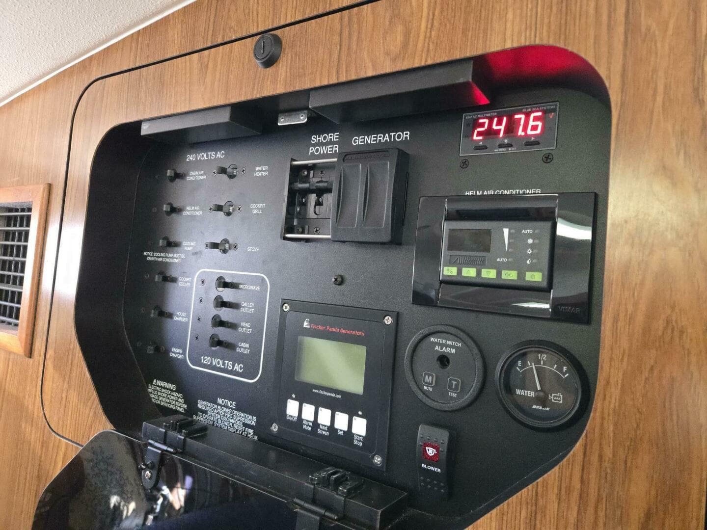 2013 Pursuit 345 Offshore