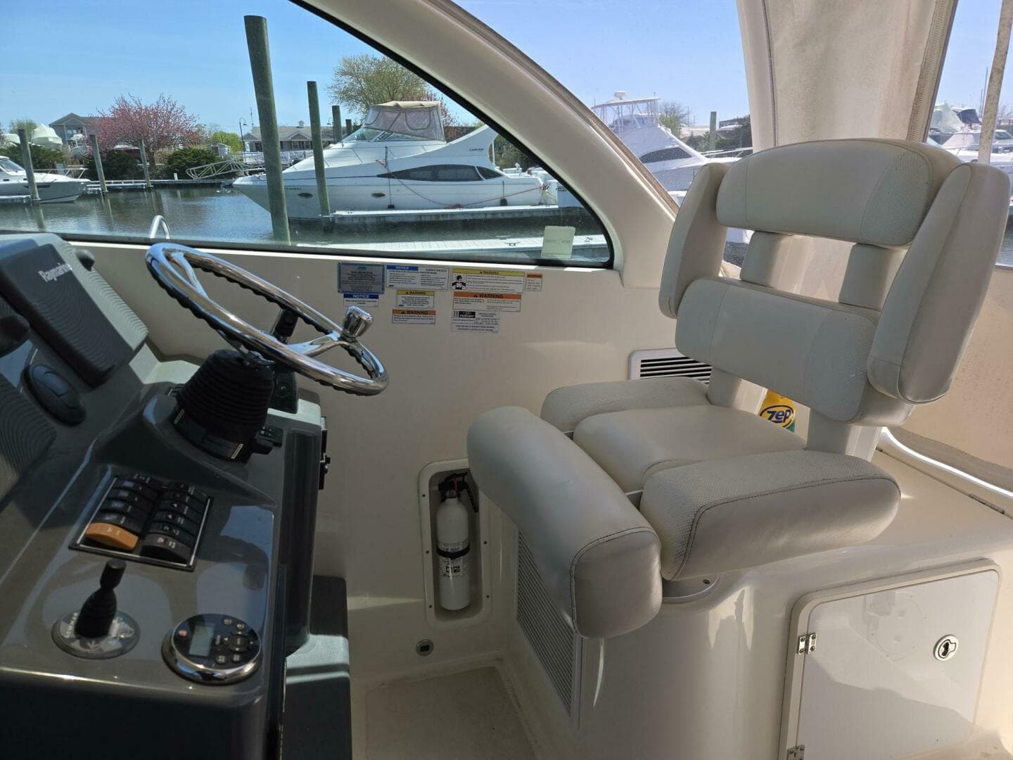 2013 Pursuit 345 Offshore