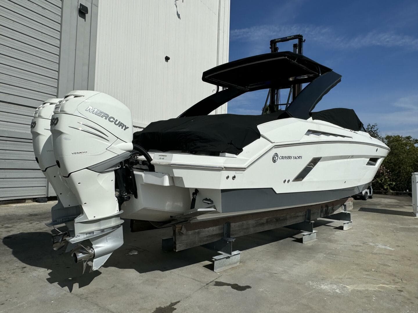 2019 Cruisers Yachts 338