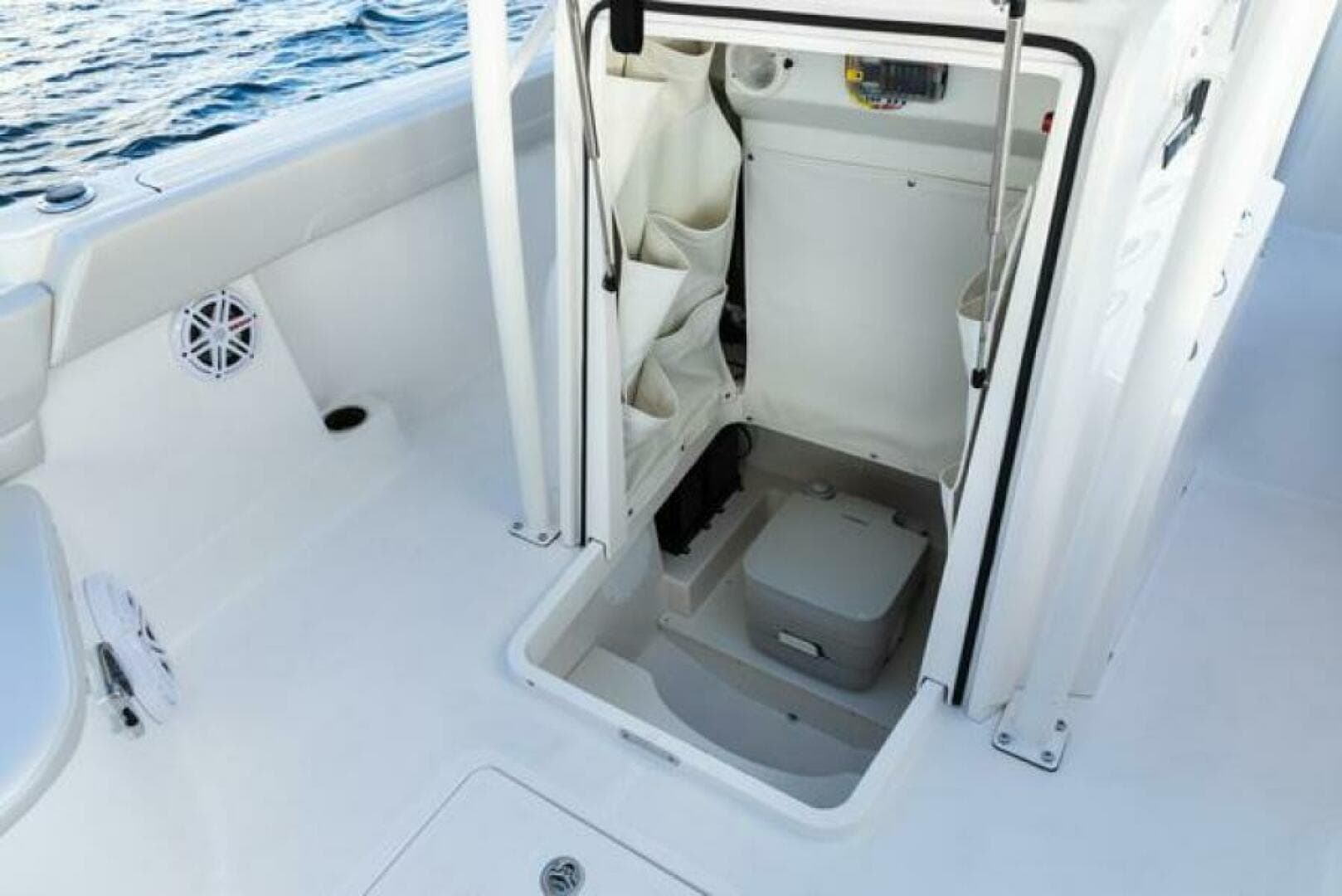 2023 Wellcraft 222F
