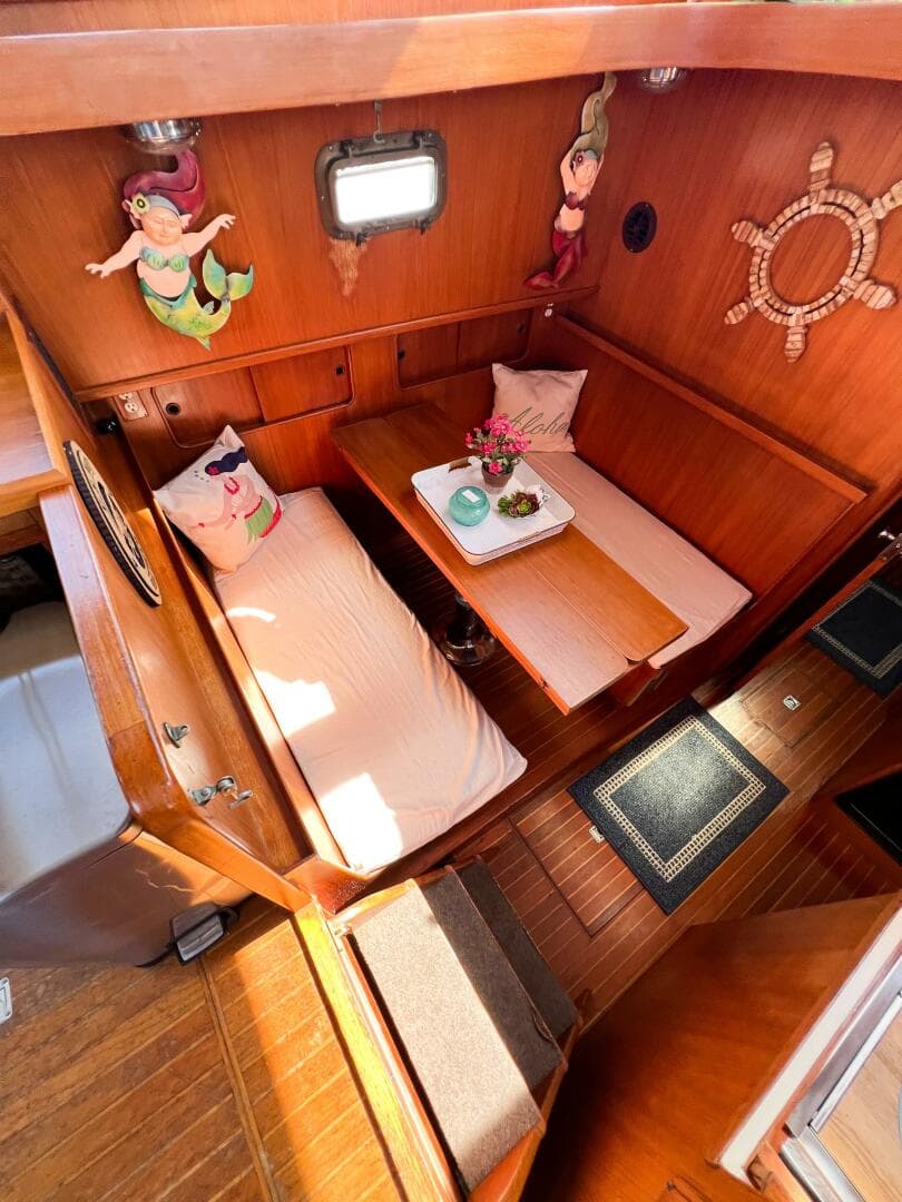 1987 Albin 43 Sundeck