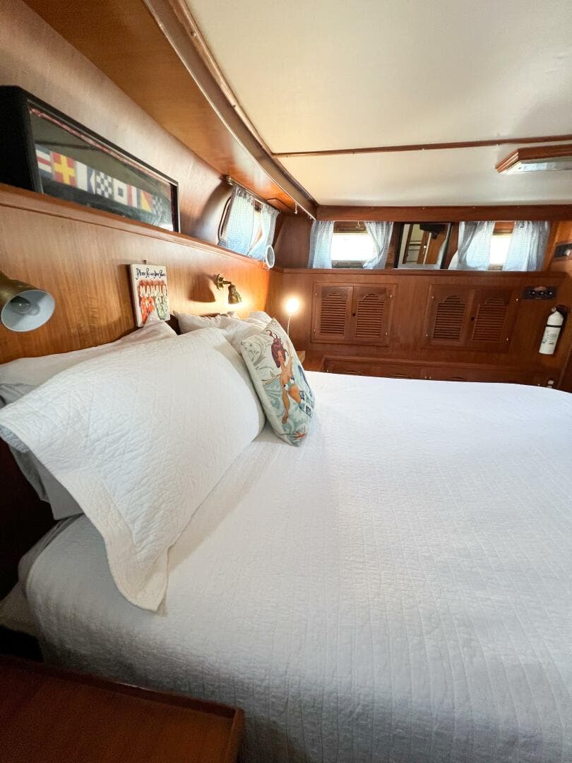 1987 Albin 43 Sundeck