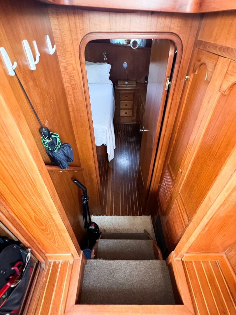 1987 Albin 43 Sundeck