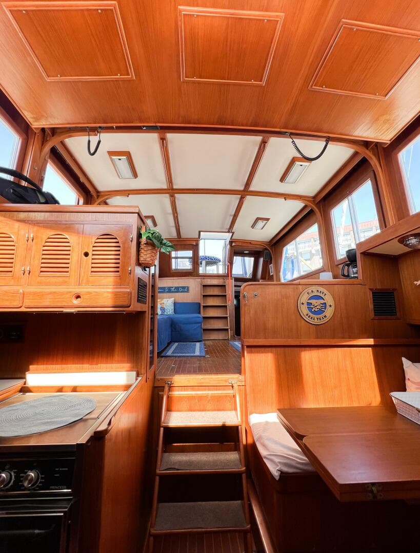 1987 Albin 43 Sundeck