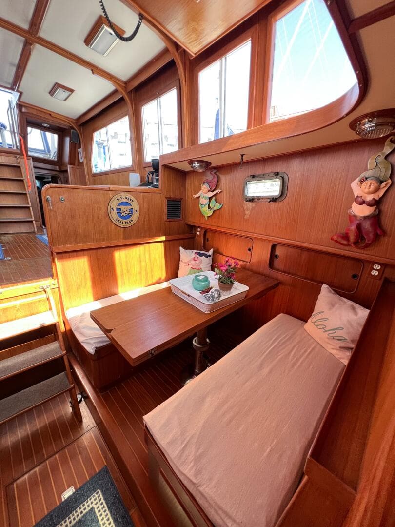 1987 Albin 43 Sundeck
