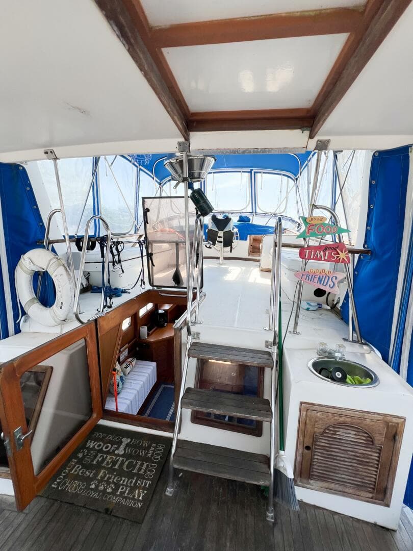1987 Albin 43 Sundeck