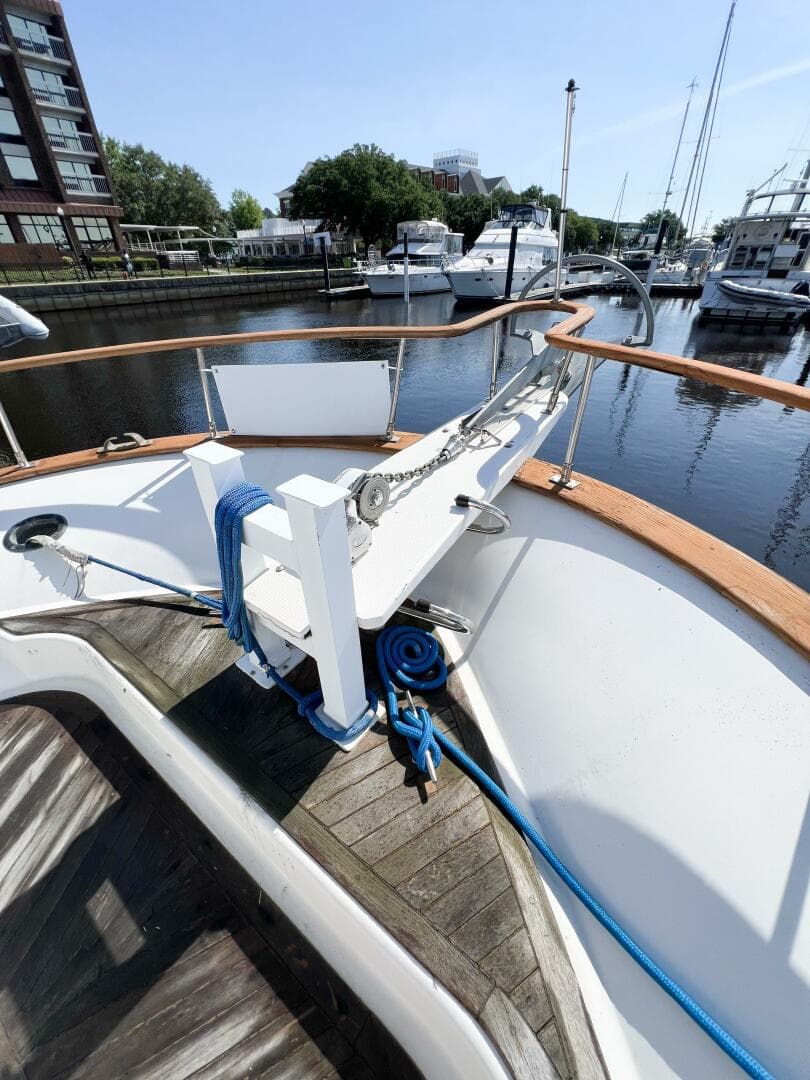 1987 Albin 43 Sundeck