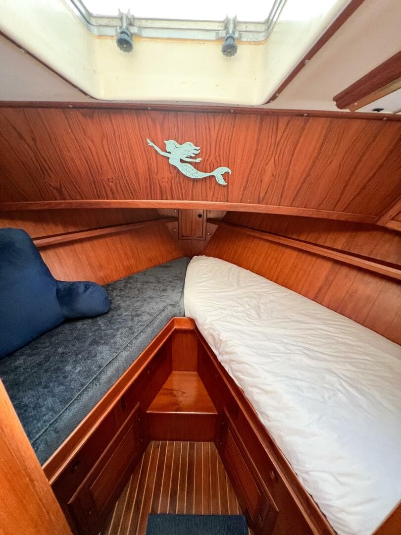 1987 Albin 43 Sundeck