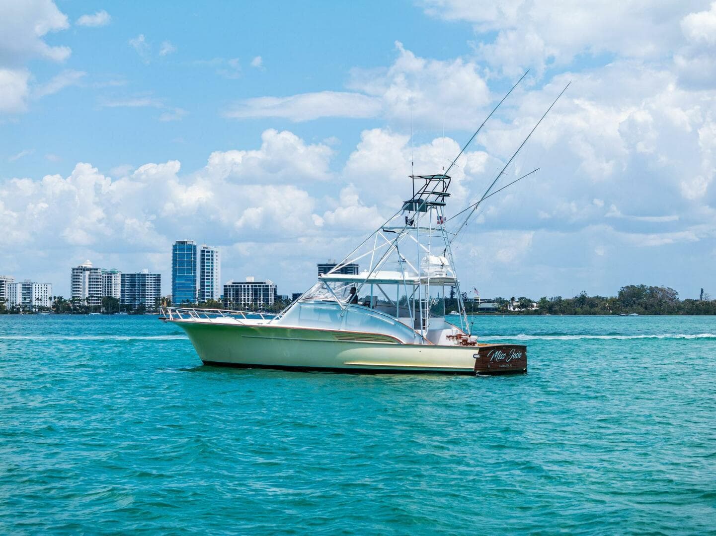 1999 Buddy Davis 52 Express 'Miss Josie'