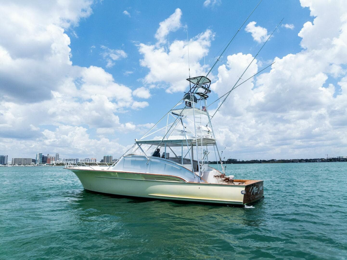 1999 Buddy Davis 52 Express 'Miss Josie'