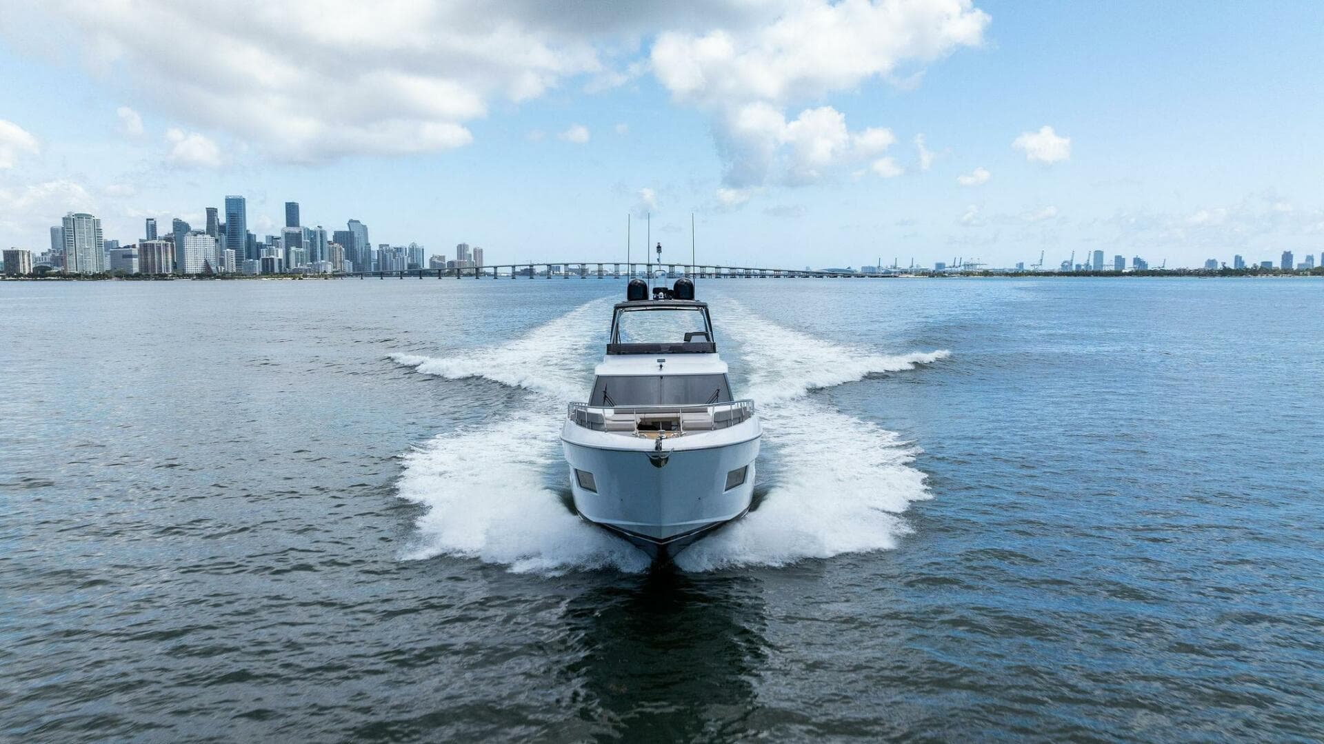 2023 Ferretti Yachts 670