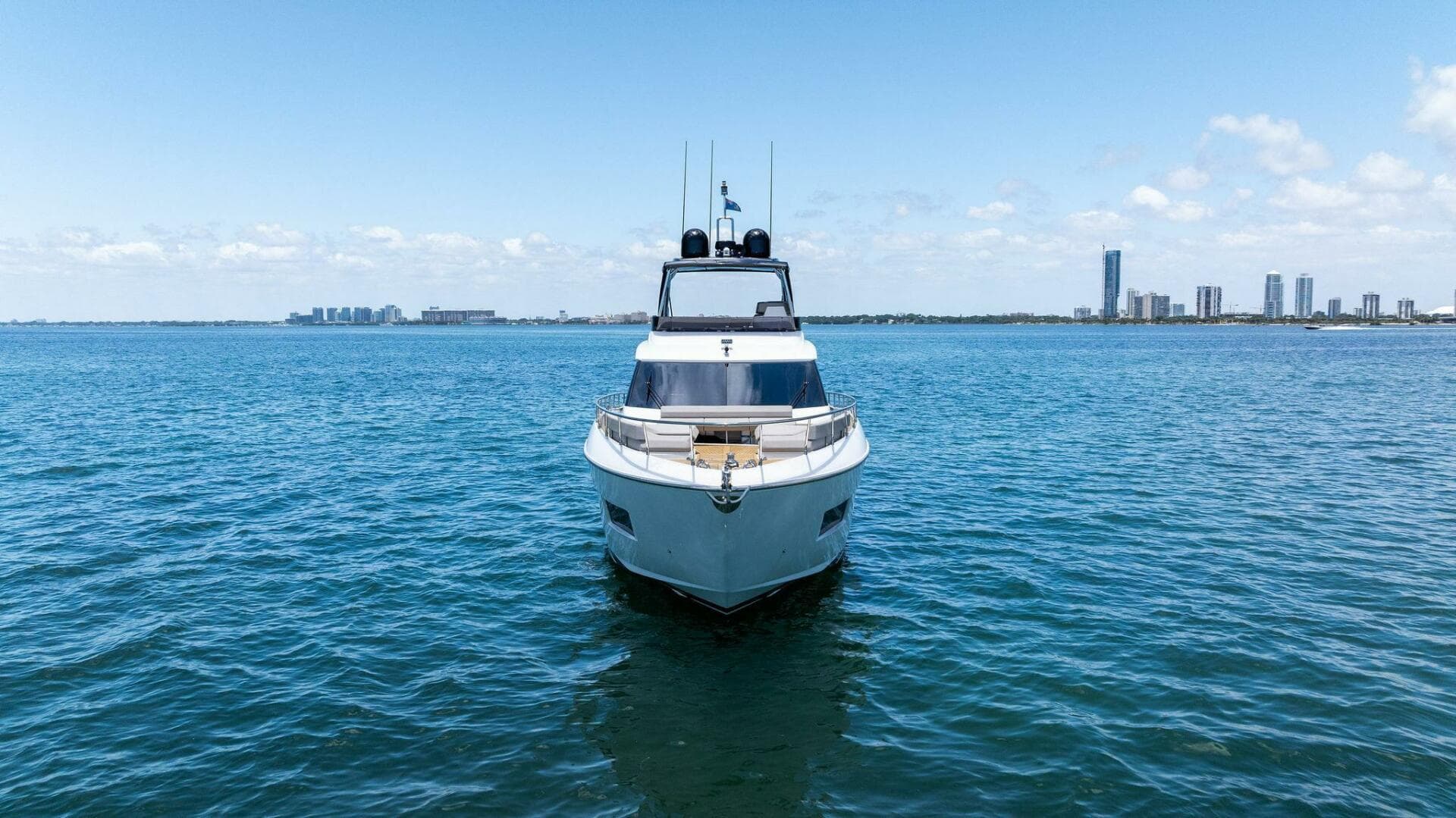 2023 Ferretti Yachts 670