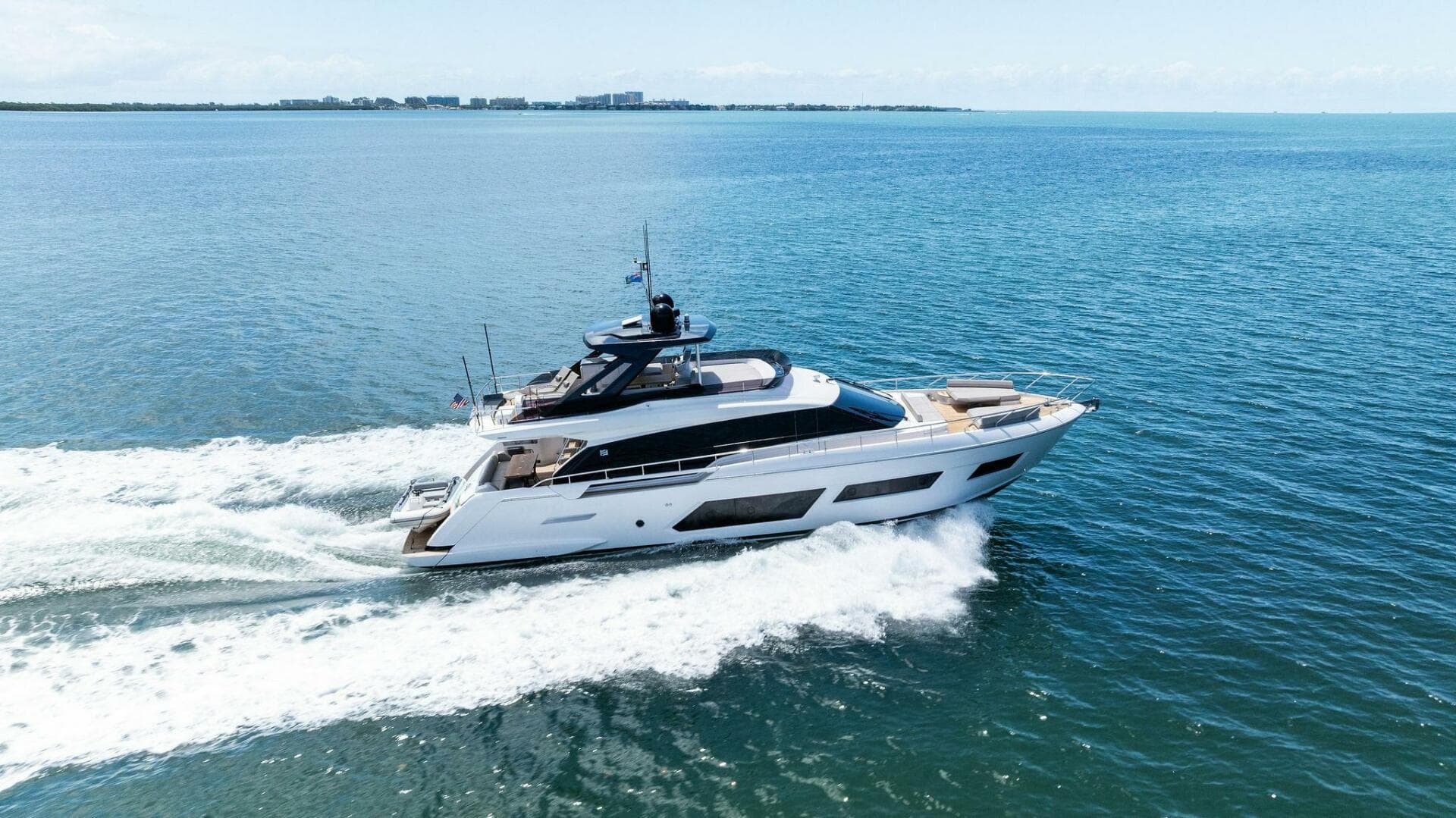 2023 Ferretti Yachts 670