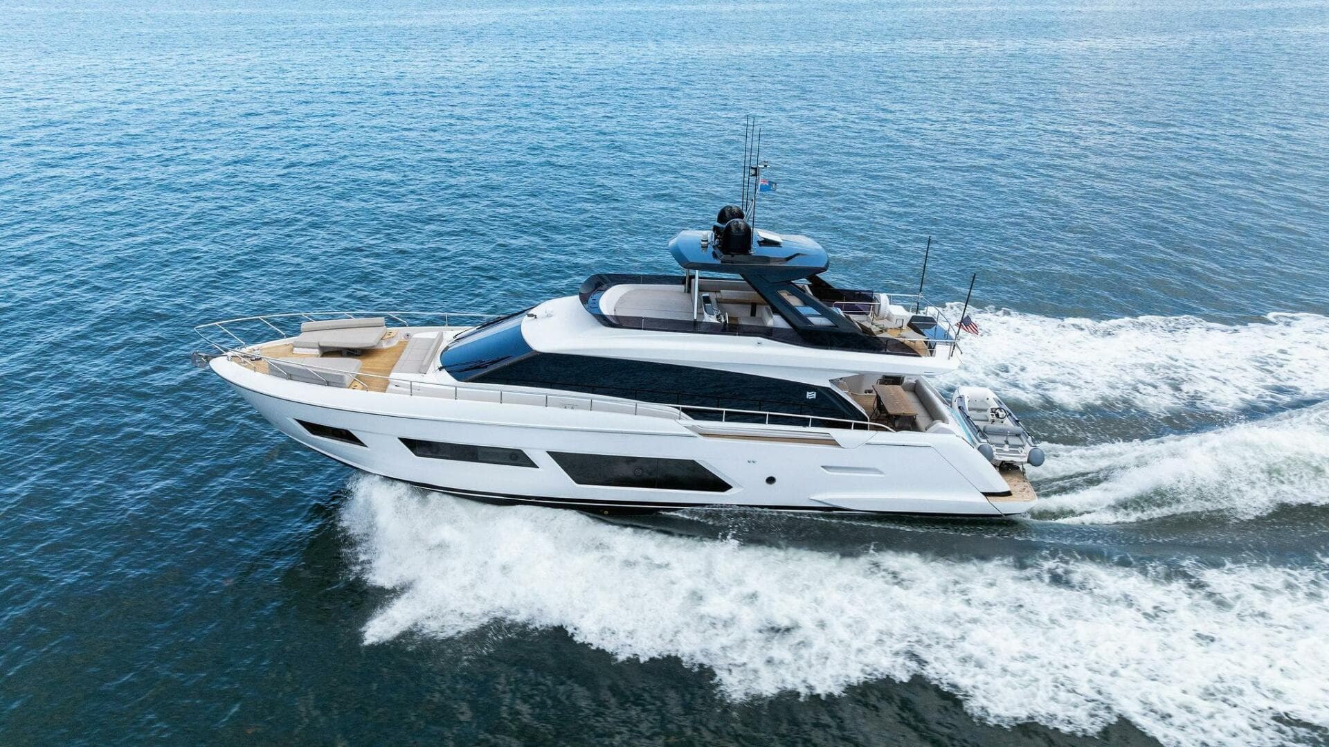 2023 Ferretti Yachts 670