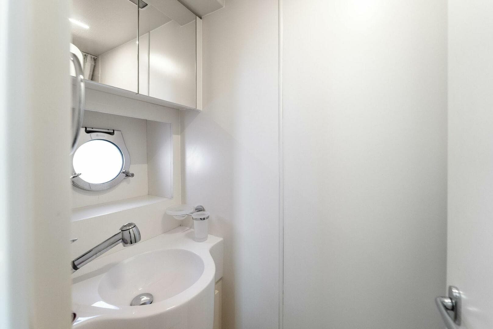 2023 Ferretti Yachts 670