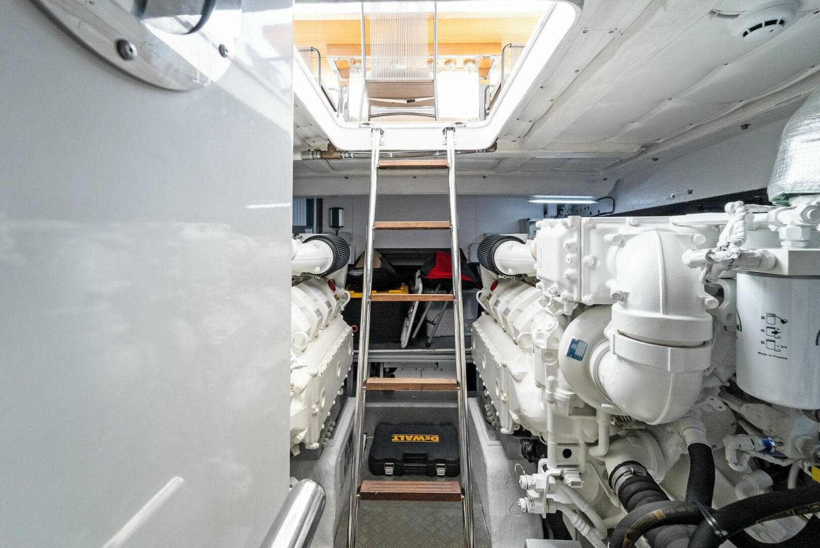 2023 Ferretti Yachts 670