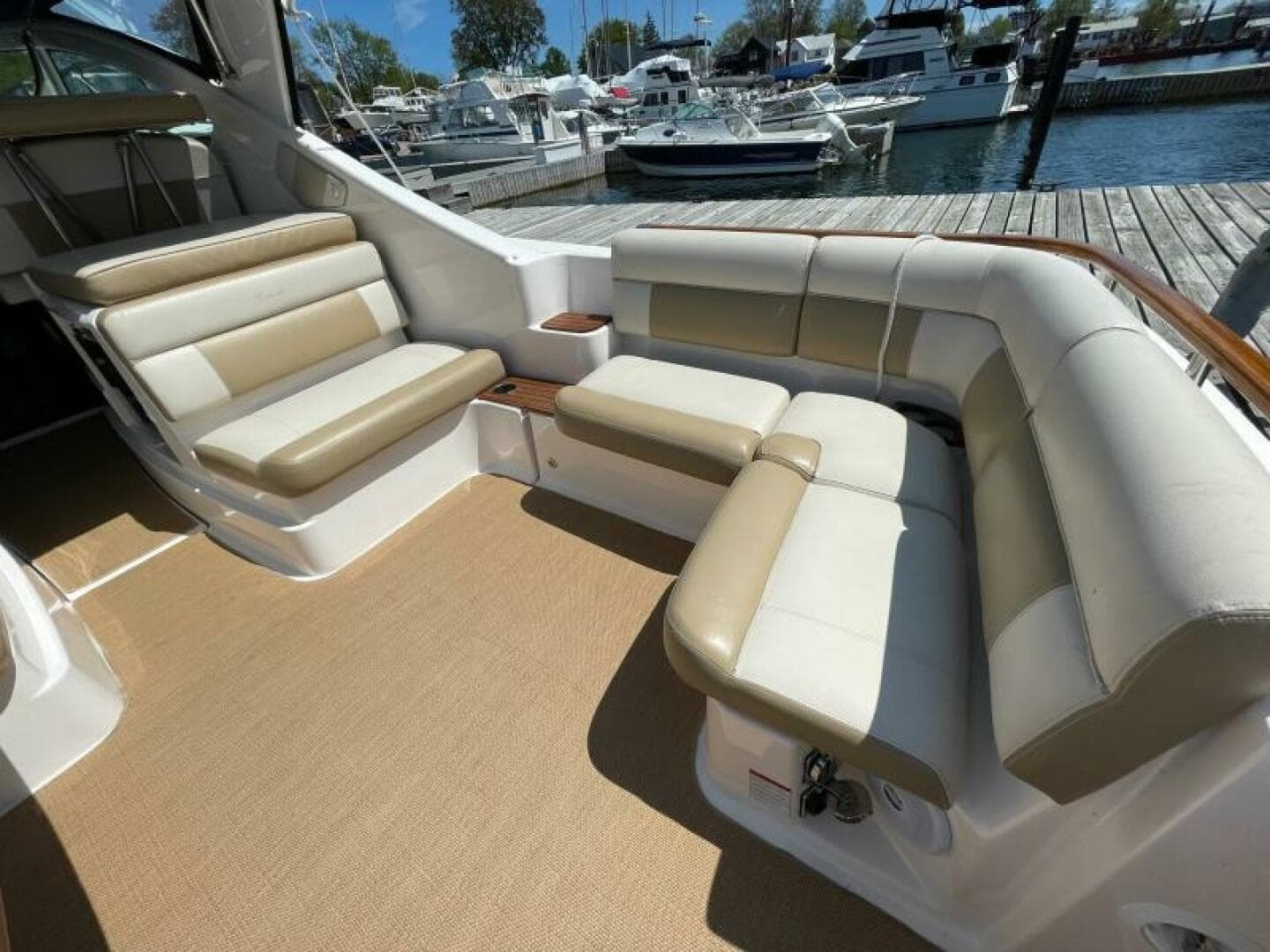 2012 Tiara Yachts 3100 Coronet