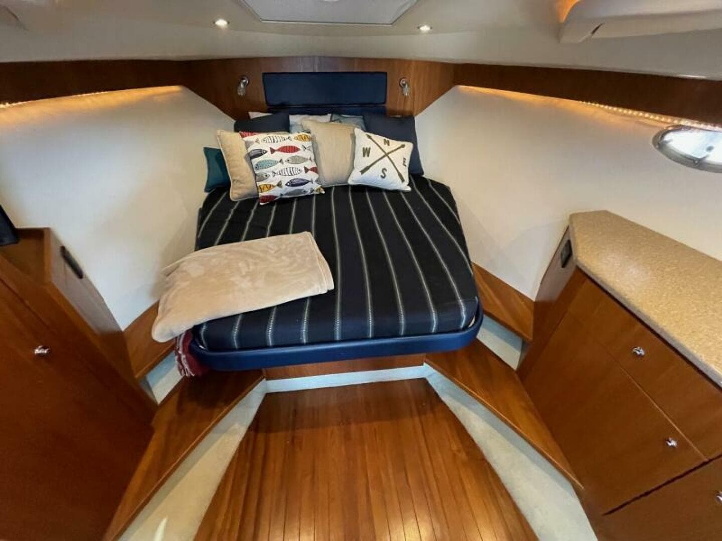 2012 Tiara Yachts 3100 Coronet