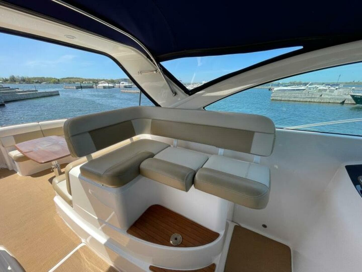 2012 Tiara Yachts 3100 Coronet