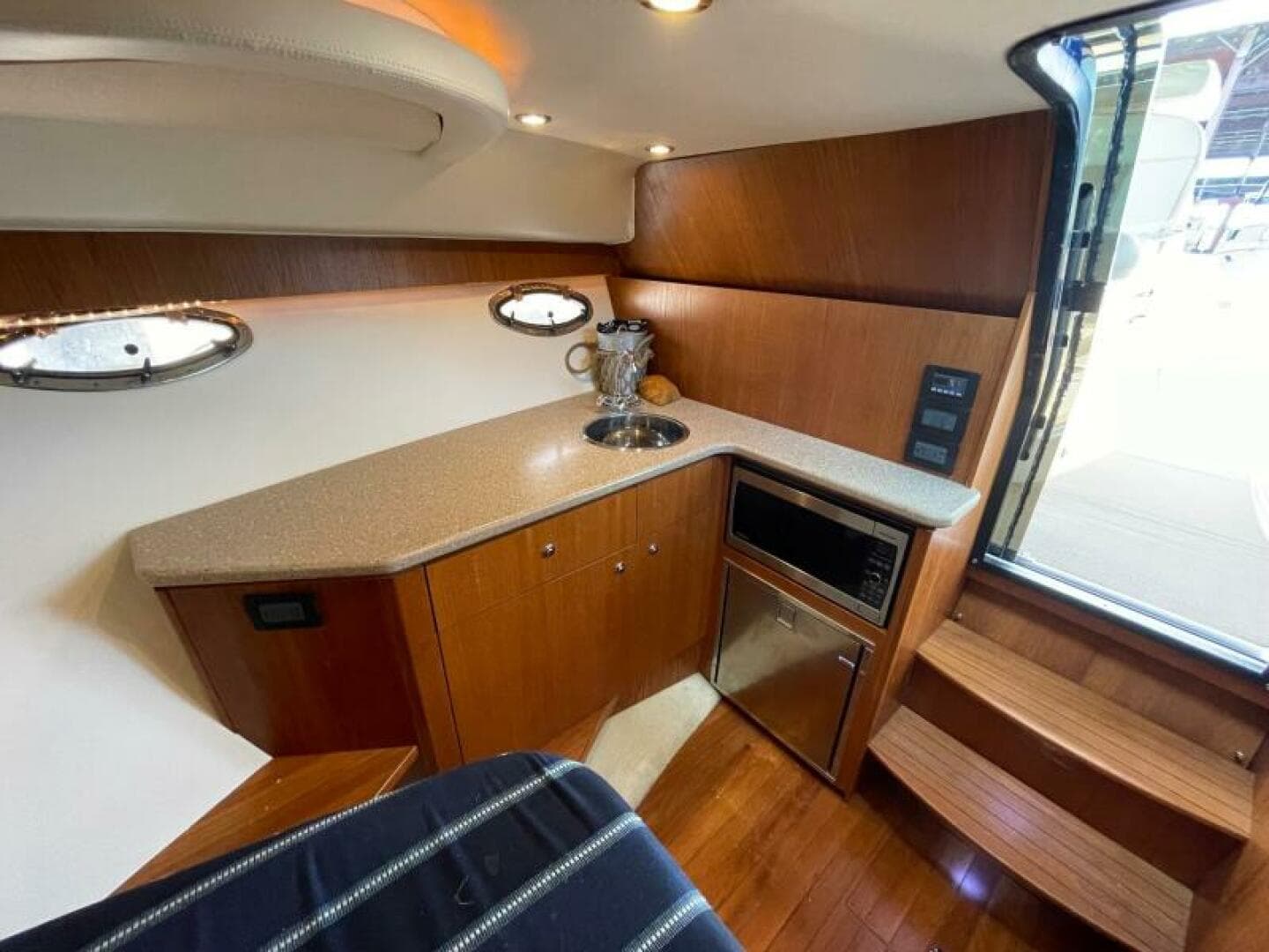 2012 Tiara Yachts 3100 Coronet