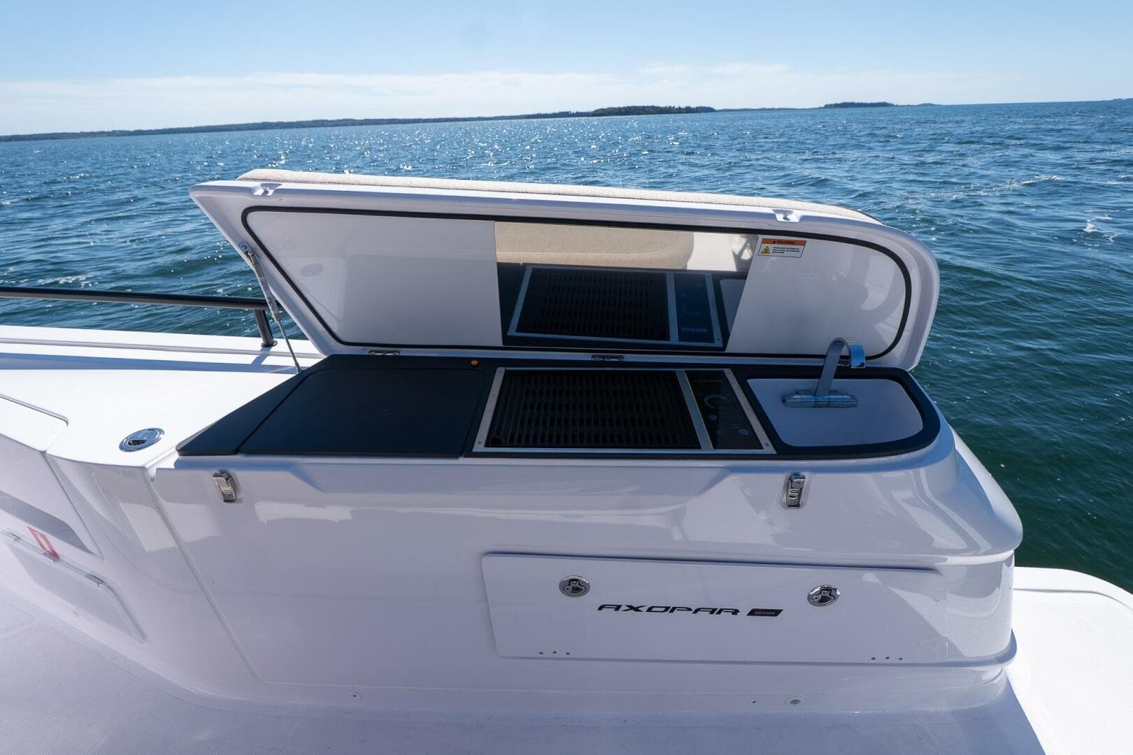 2025 Axopar Cross Cabin