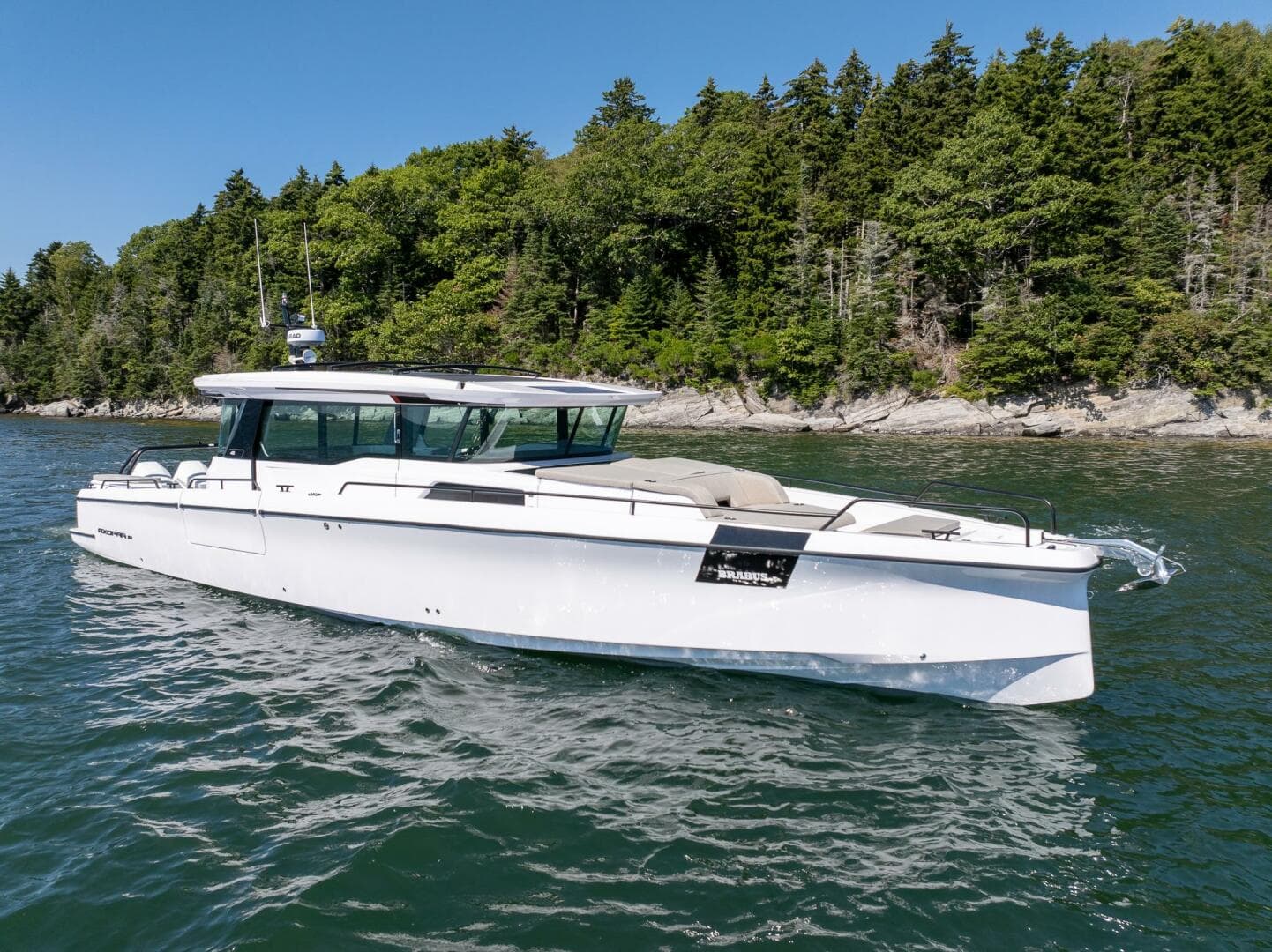 2025 Axopar Cross Cabin