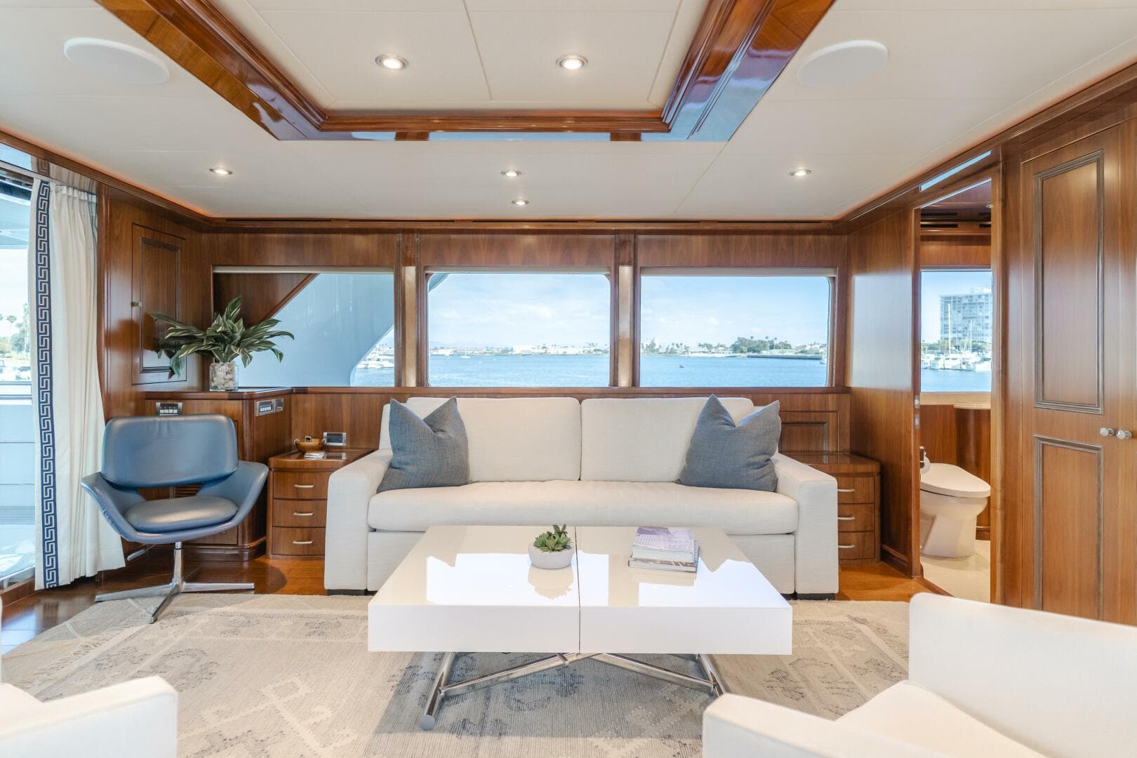 2011 President Sterling Tri-Deck