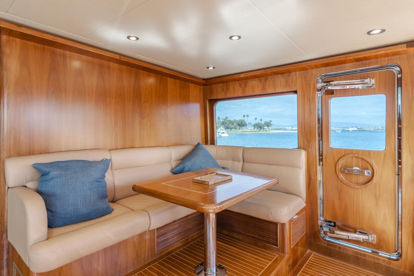 2011 President Sterling Tri-Deck