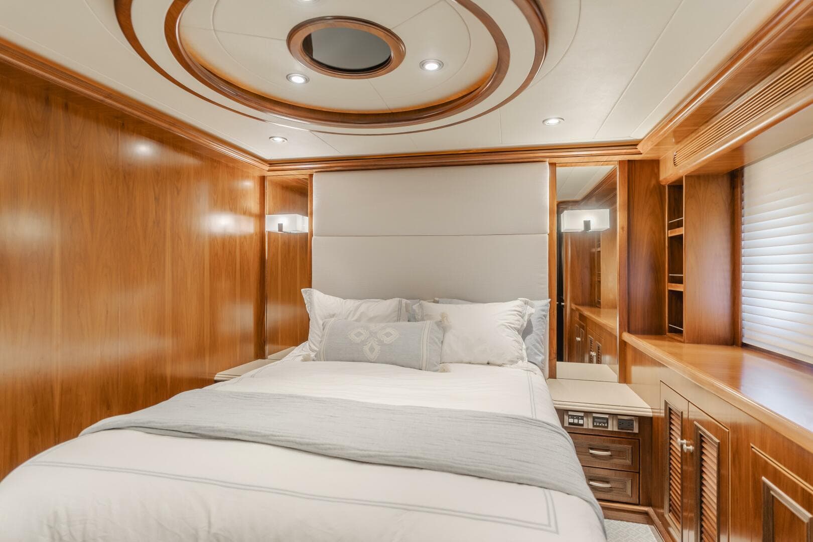 2011 President Sterling Tri-Deck