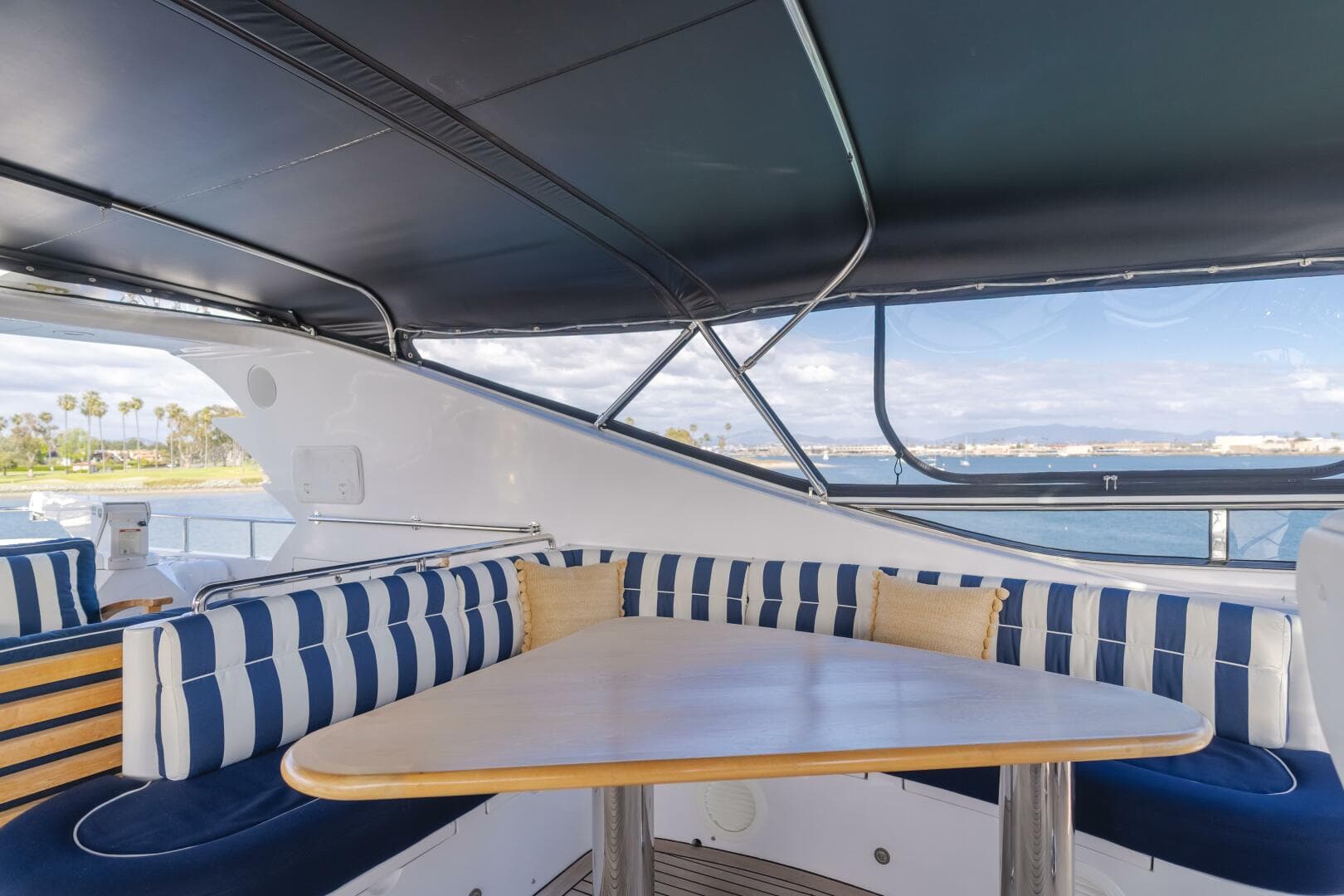 2011 President Sterling Tri-Deck