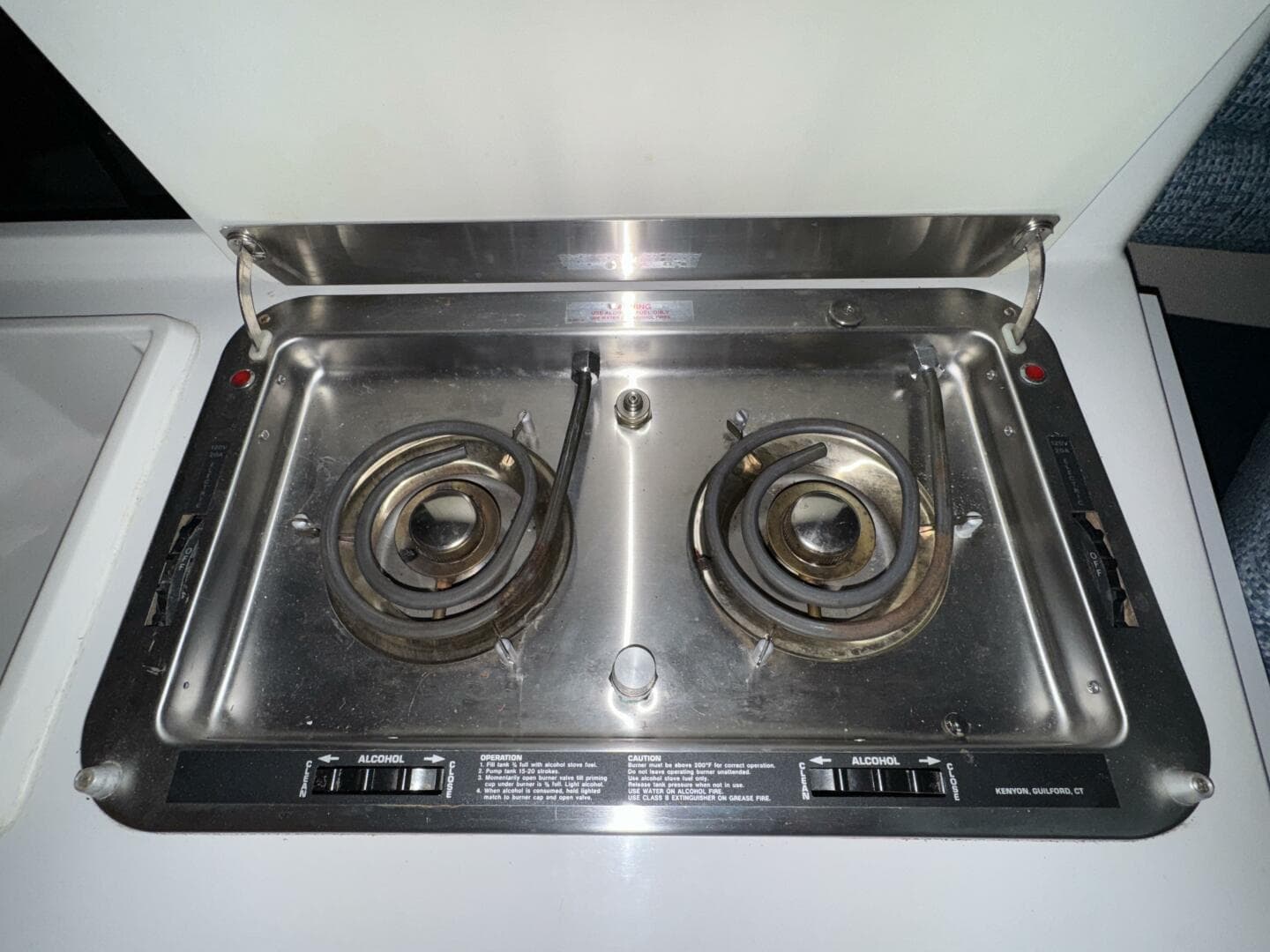 1994 Chaparral Signature 27 Cabin Cruiser