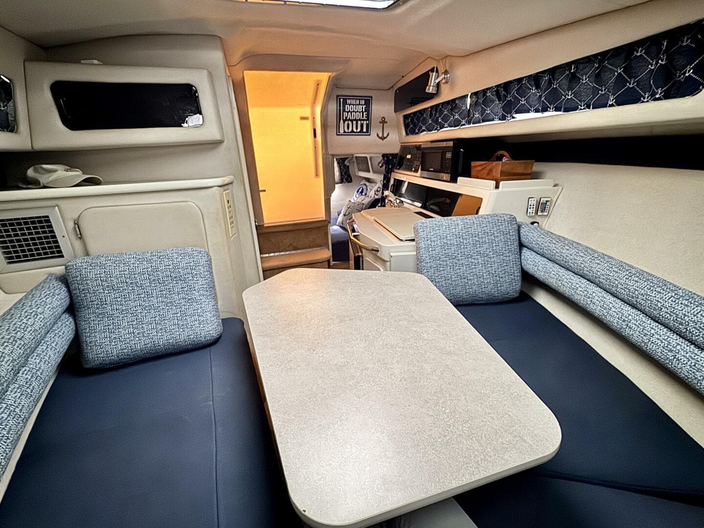 1994 Chaparral Signature 27 Cabin Cruiser