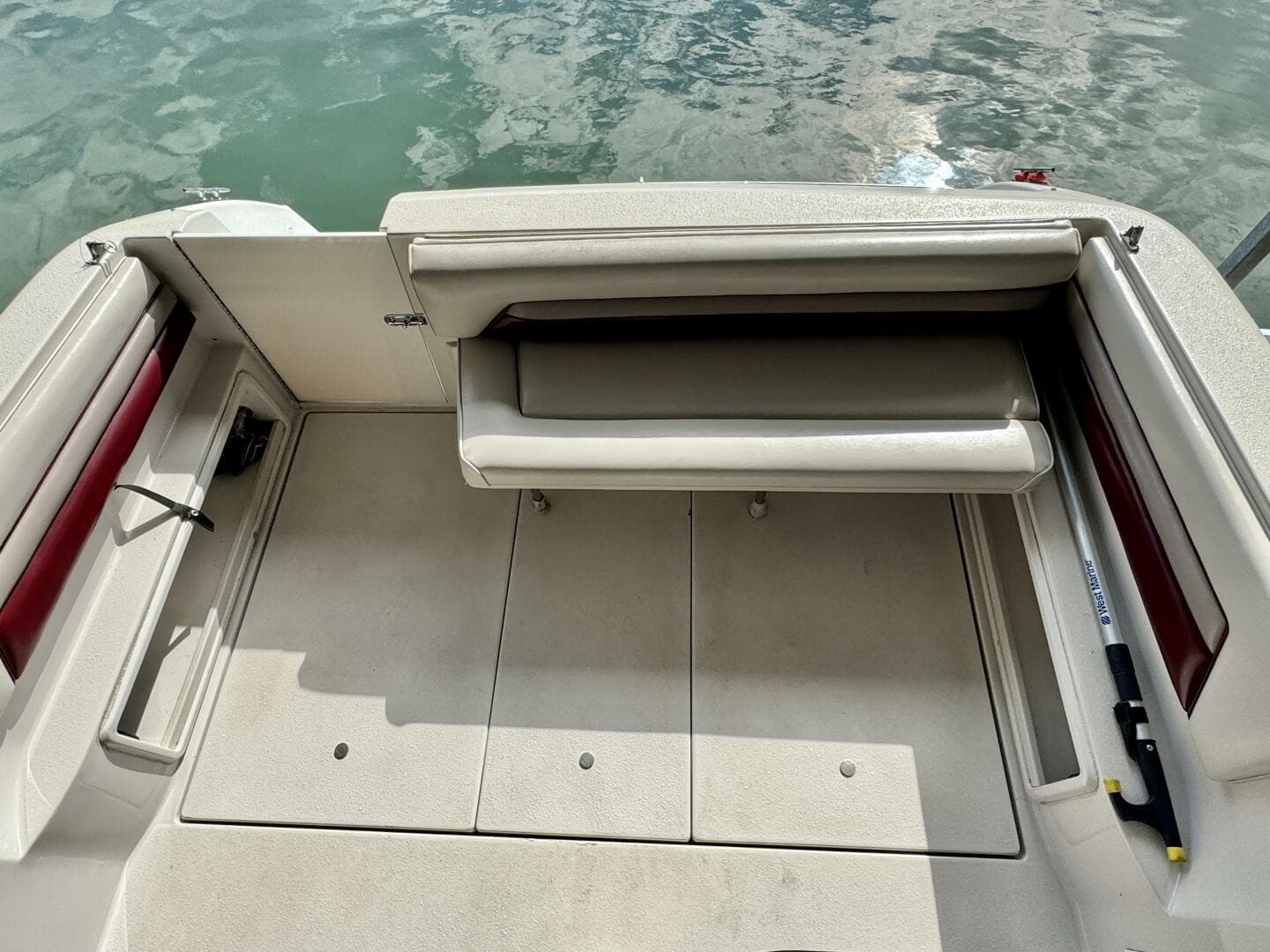 1994 Chaparral Signature 27 Cabin Cruiser