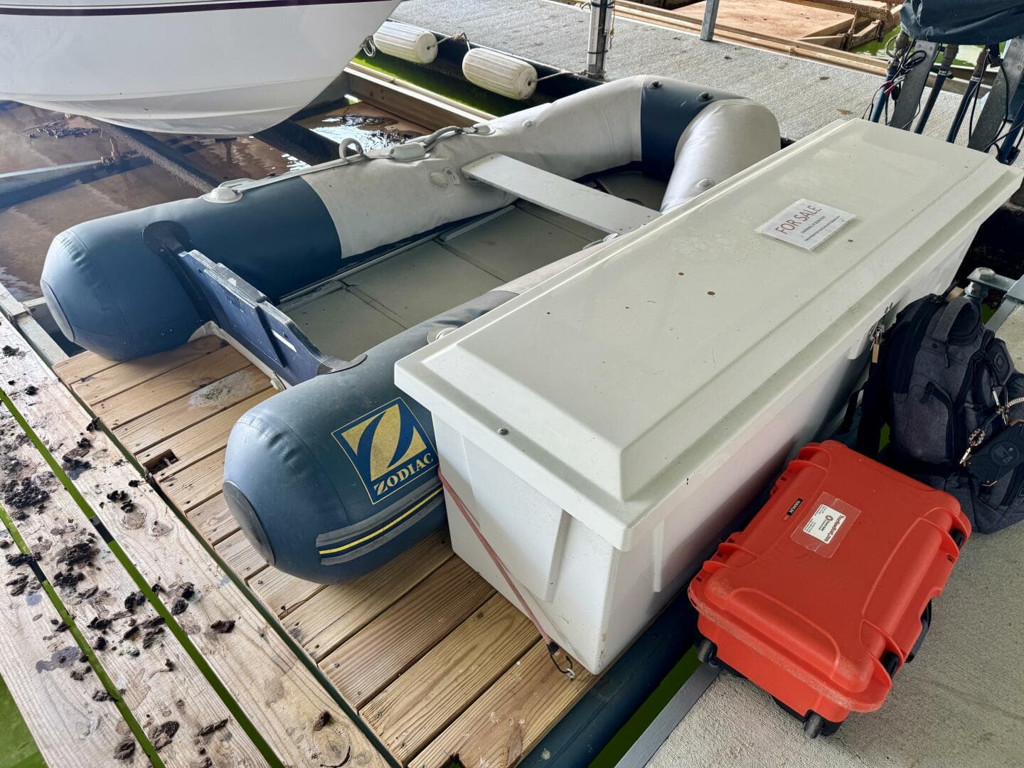 1994 Chaparral Signature 27 Cabin Cruiser