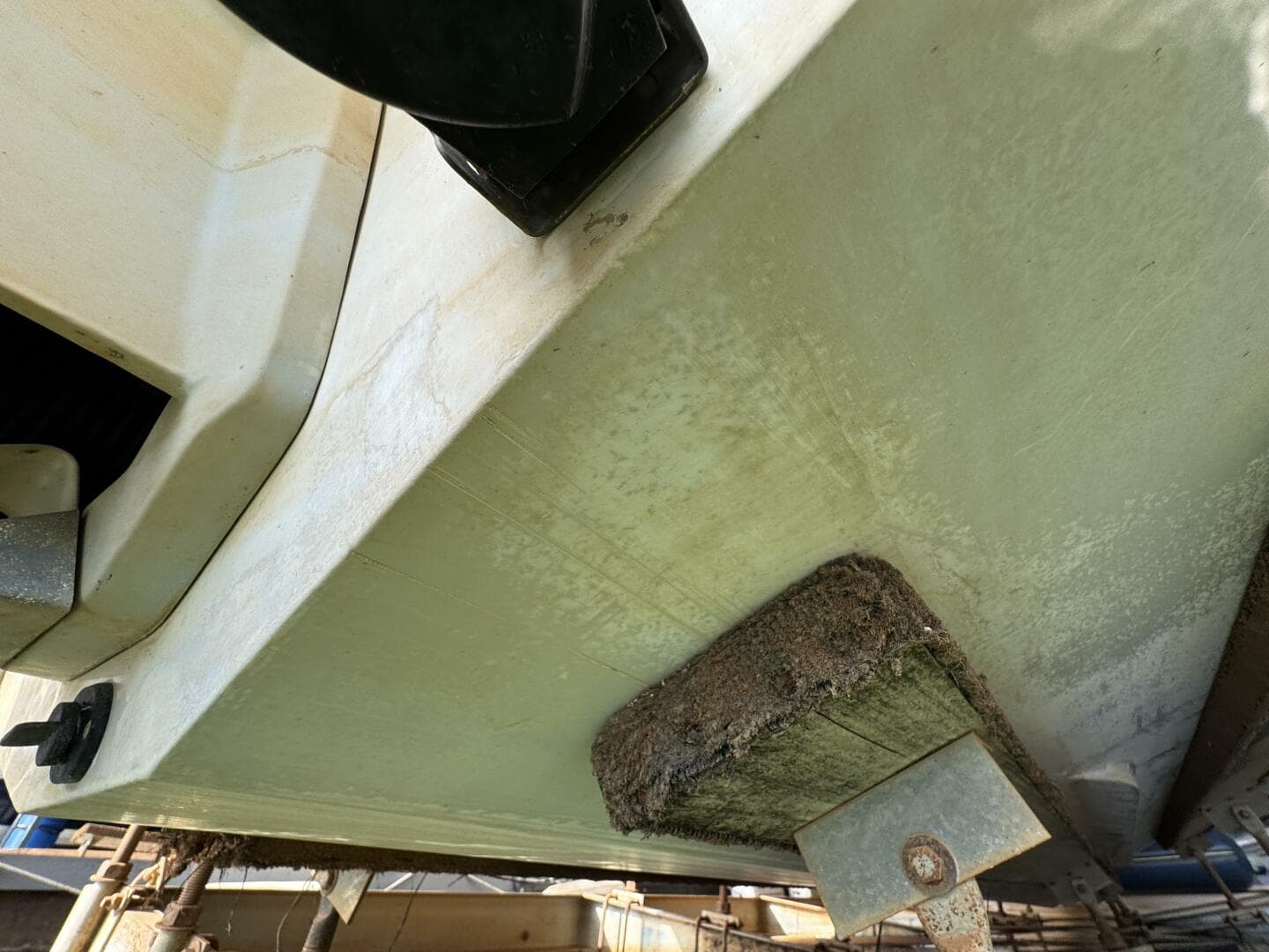 1994 Chaparral Signature 27 Cabin Cruiser