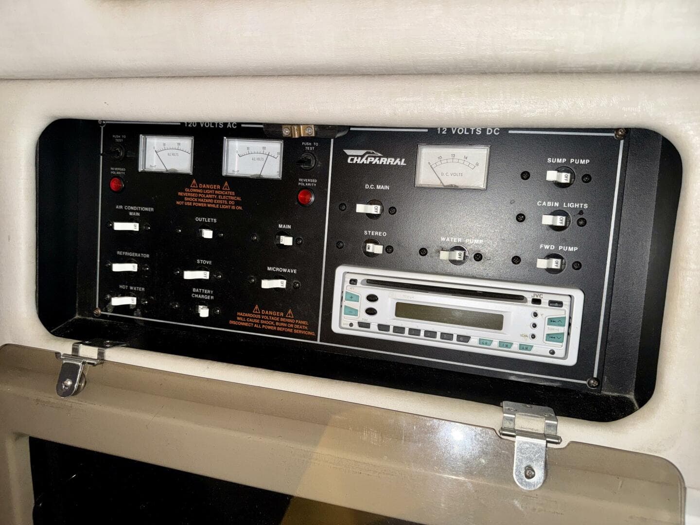 1994 Chaparral Signature 27 Cabin Cruiser