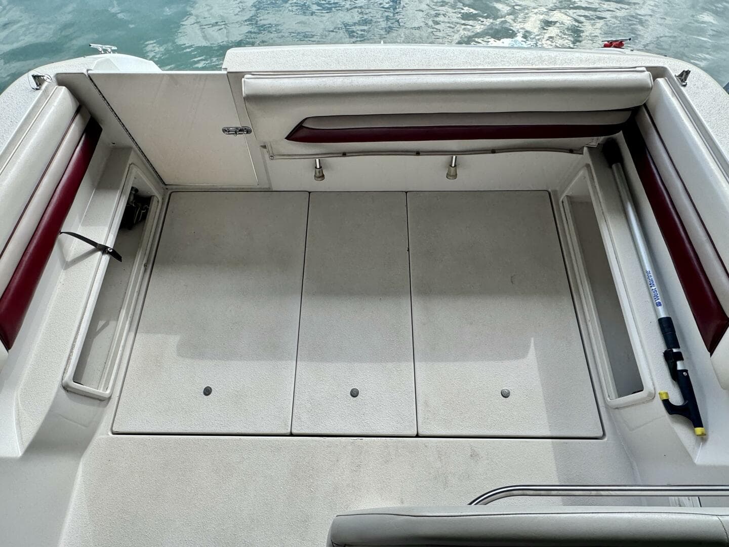 1994 Chaparral Signature 27 Cabin Cruiser