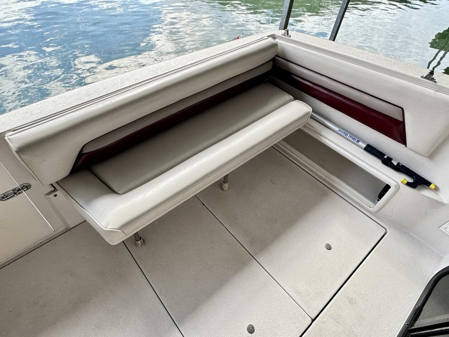 1994 Chaparral Signature 27 Cabin Cruiser