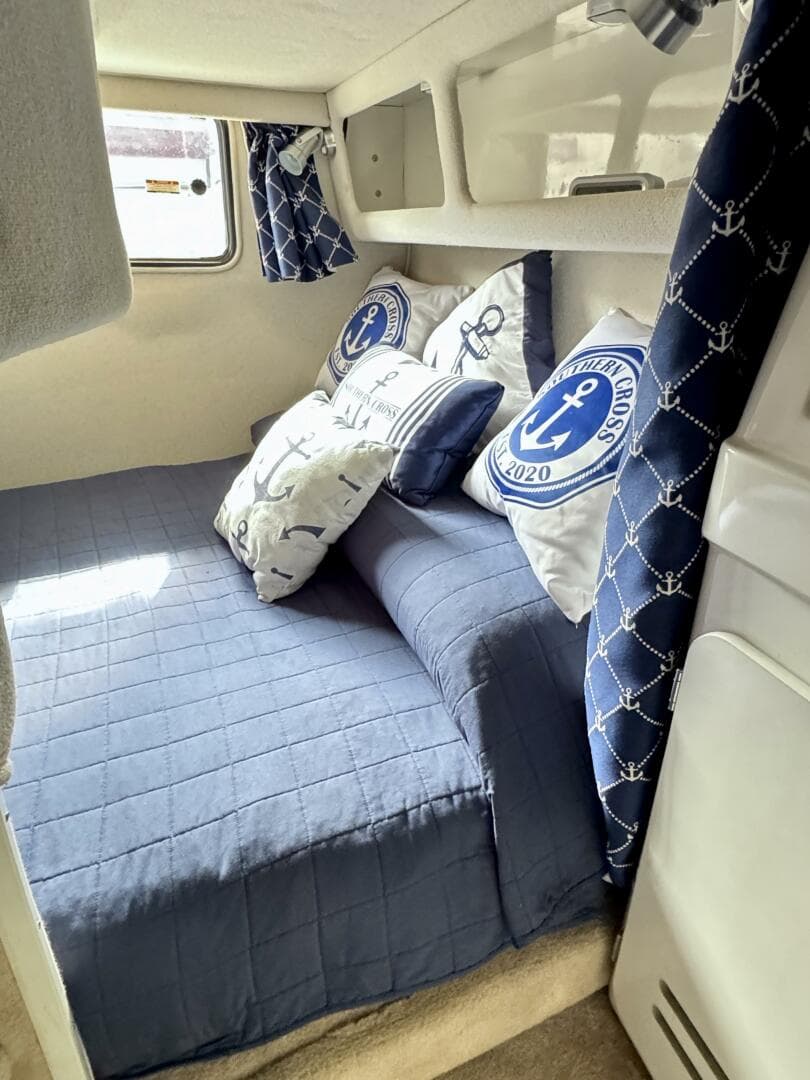 1994 Chaparral Signature 27 Cabin Cruiser