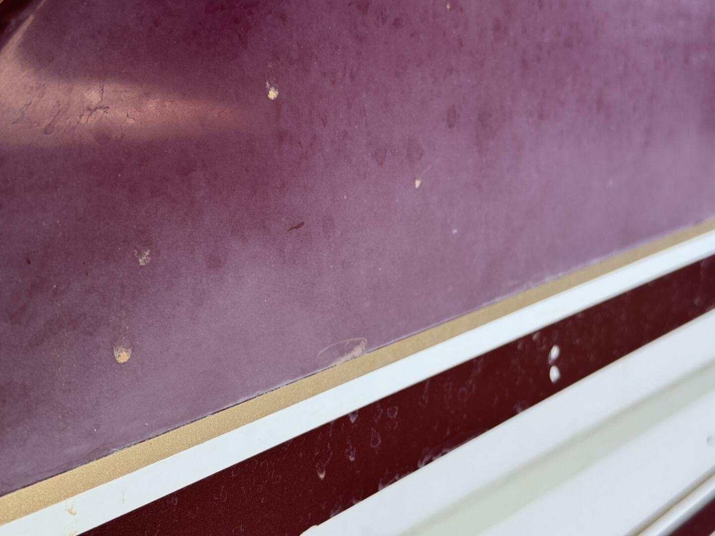 1994 Chaparral Signature 27 Cabin Cruiser